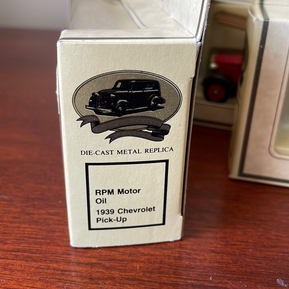 Chevron Commemorative Collection Die Cast Vehicles - 1 pkg of 3 Trucks - Picture 6 of 14